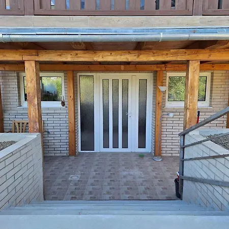 In - Balaton 53839 شقة *